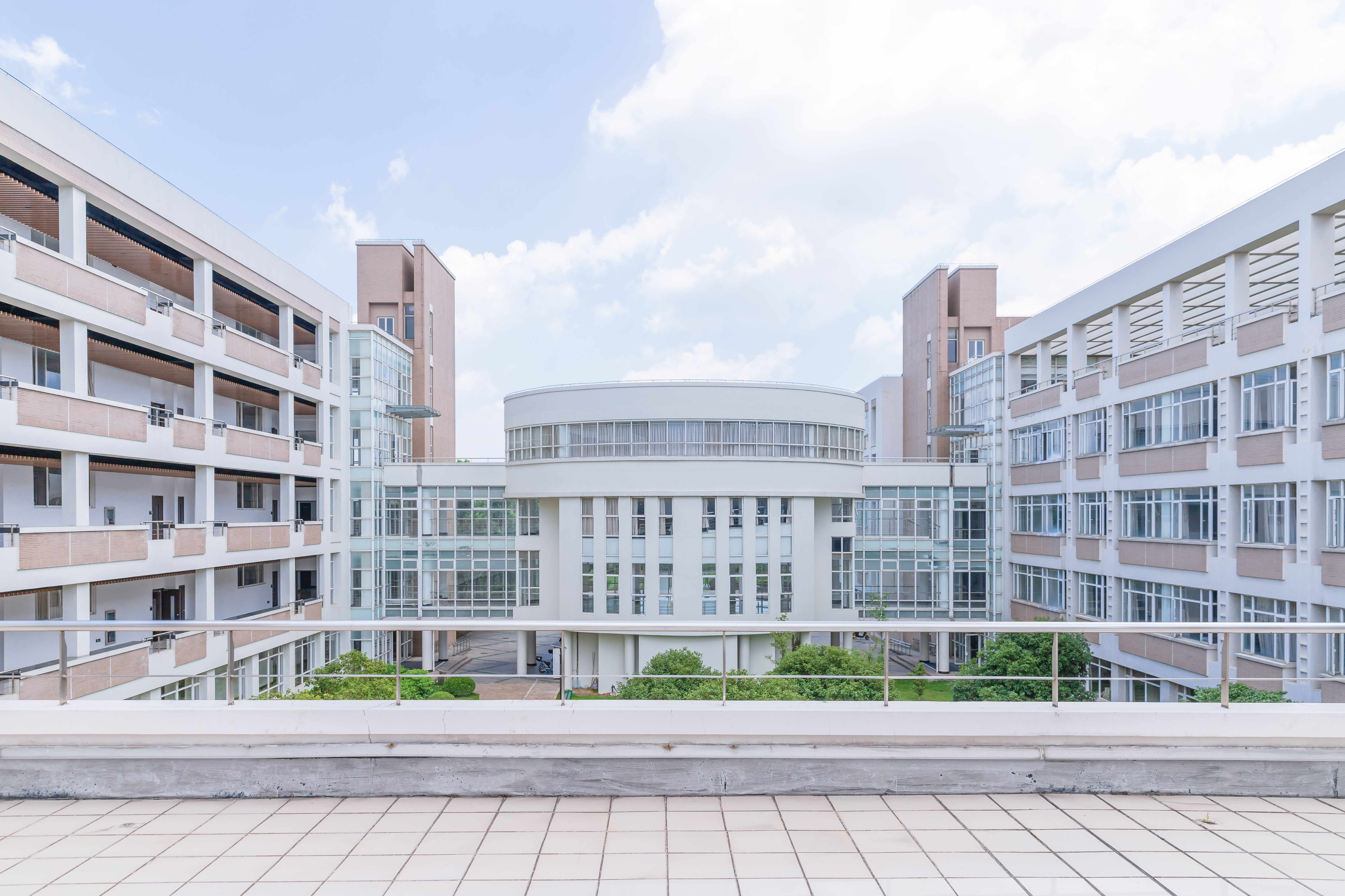 西安培华学院教学楼